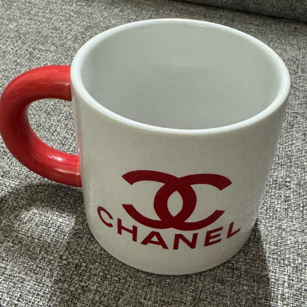 Luxury Mug with Red Handle and Heart inside cup ❗️LAST FEW❗️ - Picture 6 of 8